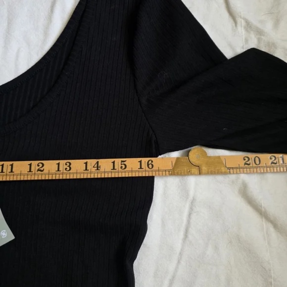 H&M Black Ribbed Scoop Neck Top - NWT - Picture 8 of 11